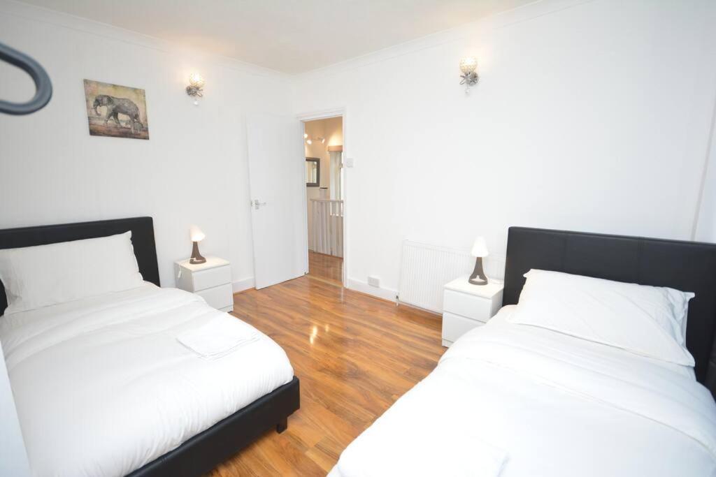 4 Bedroom House In East London Eksteriør billede